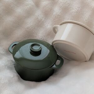 Elegant Green and White Cookware Set
